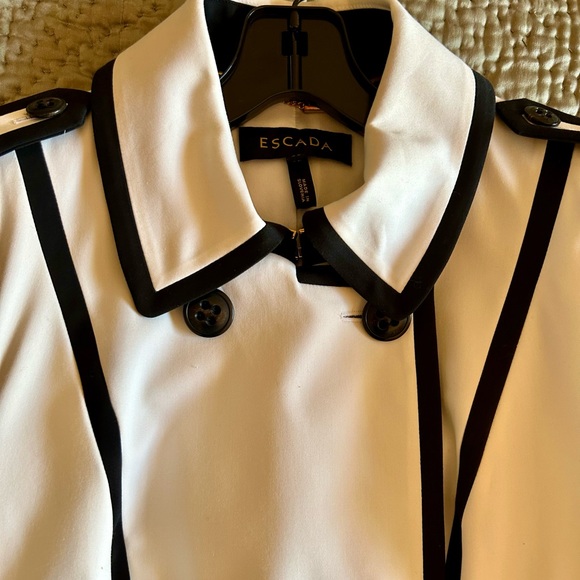ESCADA trench jacket size 40/8 in great condition - Picture 2 of 7
